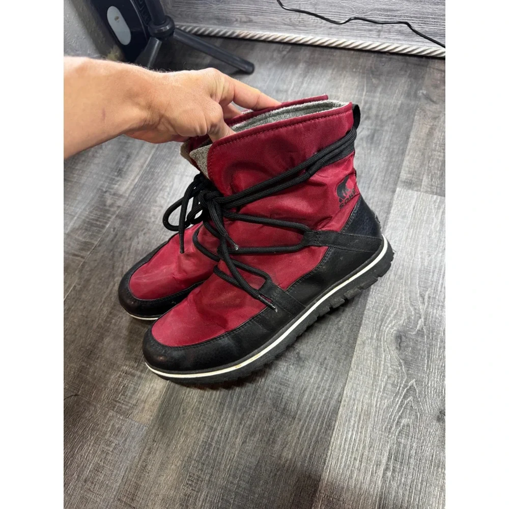 Sorel Whitney Short Lace Waterproof Winter Boots Red Black Womens 9 LL5310-611